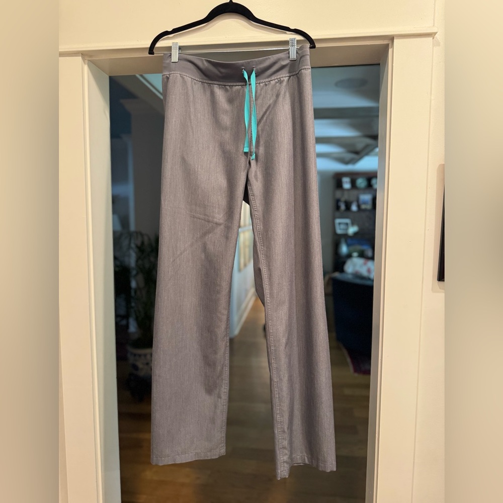 Figs scrub pants medium/tall size